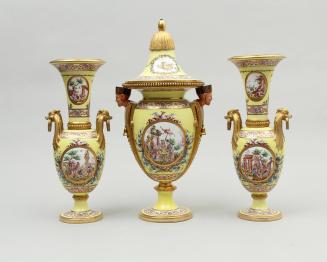 Garniture of Vases (Vases “têtes de morues” et vase “chinois nouvelle forme”)