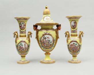 Garniture of Vases (Vases “têtes de morues” et vase “chinois nouvelle forme”)