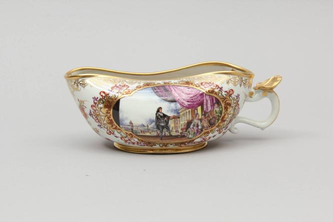 Bourdaloue (lady's chamber pot) with Commedia dell'arte Scene