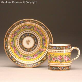 Cup and saucer (gobelet litron et soucoupe)