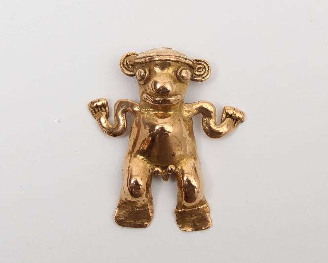 Zoomorphic pendant