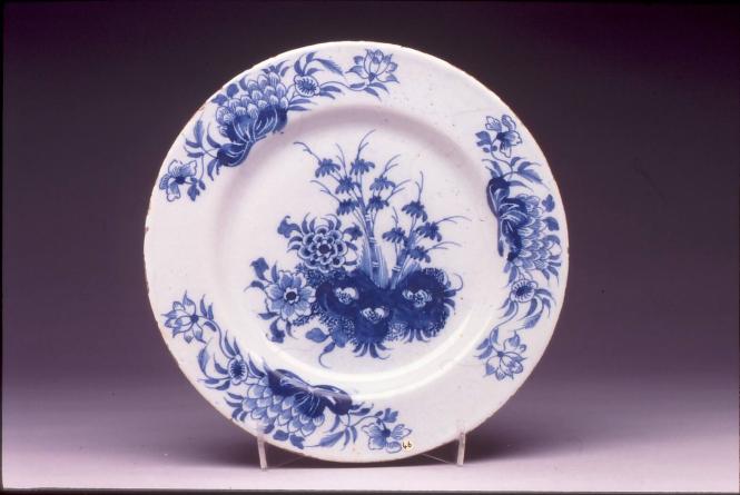 Plate with chinoiserie design