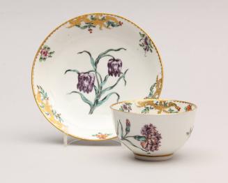 Teabowl and saucer with flowers