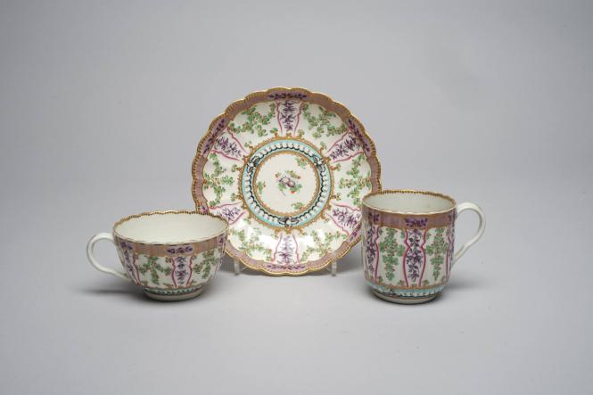 Trio (teacup, coffee cup and saucer)