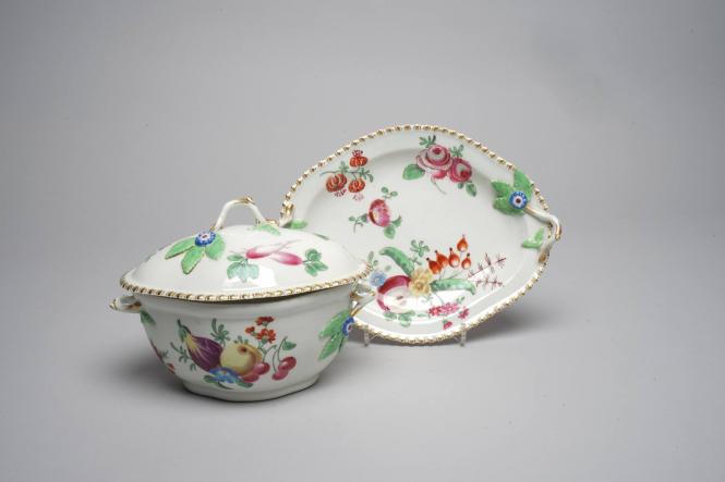 Tureen and stand