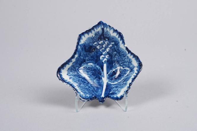 Pair of Leaf-shaped Pickle Dishes