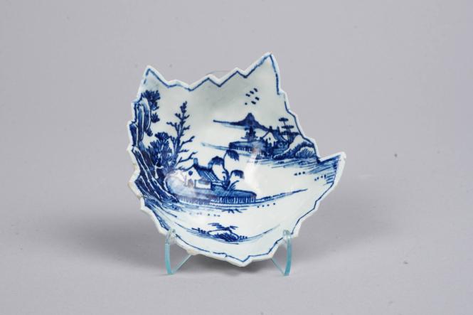Leaf-shaped Pickle Dish with HOuses