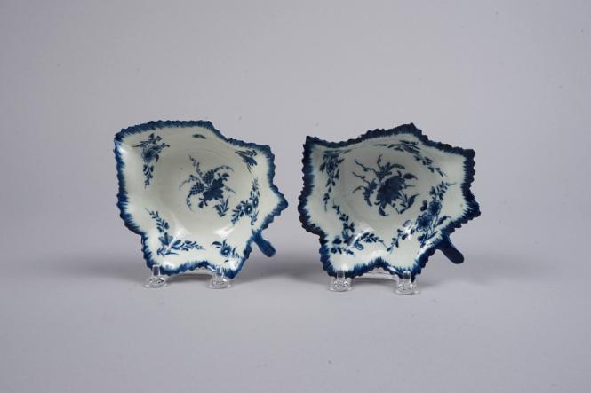 Pair of Leaf-shaped Pickle Dishes