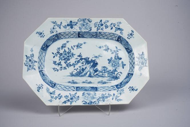 Platter with Two Level Fence and Rock Pattern