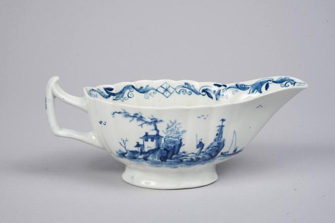 Sauceboat with Fringed Tree Pattern