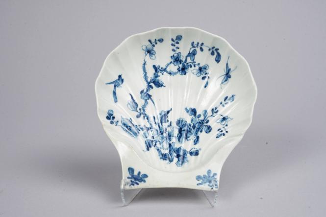 Shell-shaped Dish with Bird on a Floral Branch
