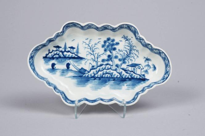 Spoon Tray with Rock Strata Island Pattern