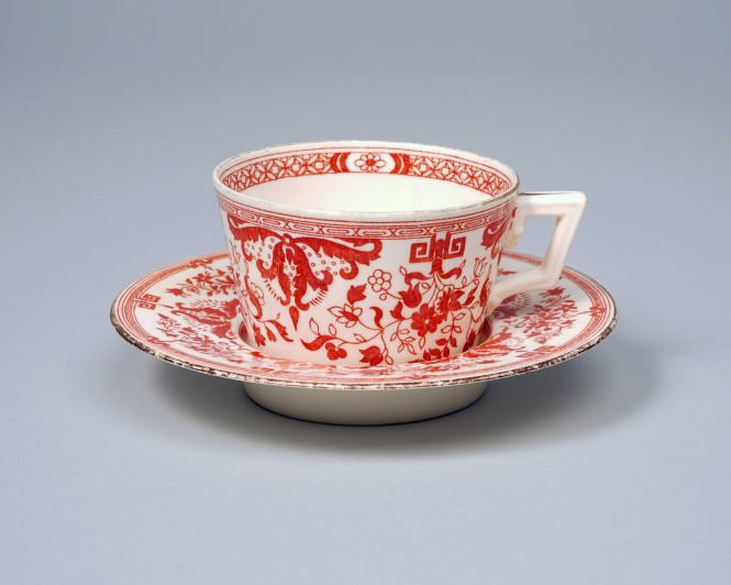 Cup with trembleuse saucer made for the Canadian Pacific Railway