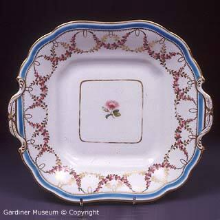 Dessert dish with Sèvres style decoration