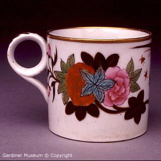 Coffee can with Kakiemon-type pattern